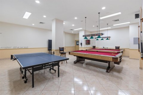 Condominio en venta en Sunny Isles Beach, Florida, 2 dormitorios, 118.45 m2 № 1994909 - foto 19