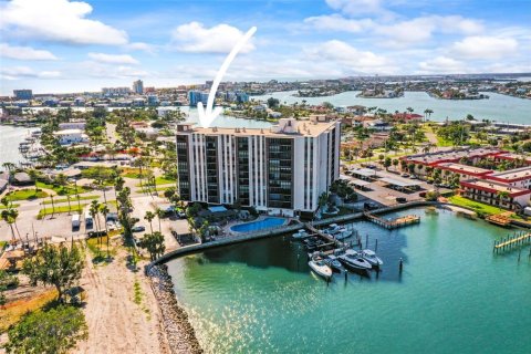 Condo in Treasure Island, Florida, 2 bedrooms  № 1750043 - photo 3