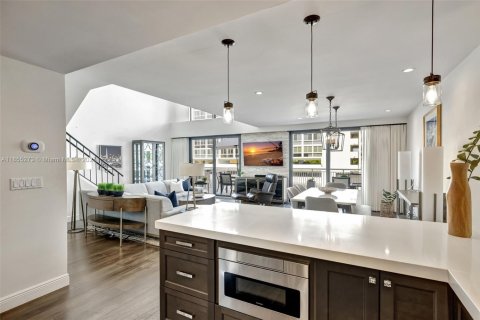 Condo in Fort Lauderdale, Florida, 3 bedrooms  № 1882391 - photo 10