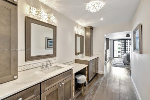 Condo in Fort Lauderdale, Florida, 3 bedrooms  № 1882391 - photo 28