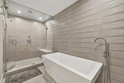 Condo in Fort Lauderdale, Florida, 3 bedrooms  № 1882391 - photo 29