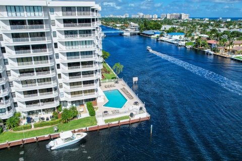 Condo in Fort Lauderdale, Florida, 3 bedrooms  № 1882391 - photo 1