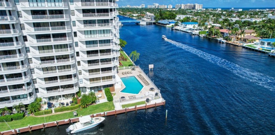 Condo in Fort Lauderdale, Florida, 3 bedrooms  № 1882391