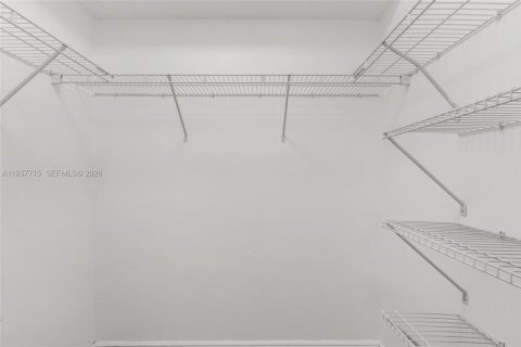 Condo in Miami, Florida, 2 bedrooms  № 1996252 - photo 27