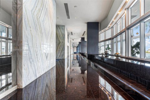 Condo in Miami, Florida, 2 bedrooms  № 1996252 - photo 6