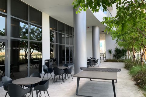 Condominio en alquiler en Miami, Florida, 1 dormitorio, 78.97 m2 № 2154316 - foto 28