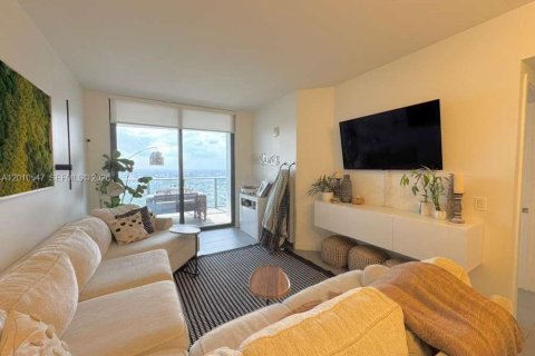 Condominio en alquiler en Miami, Florida, 1 dormitorio, 78.97 m2 № 2154316 - foto 4