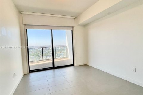 Condominio en alquiler en Miami, Florida, 1 dormitorio, 78.97 m2 № 2154316 - foto 19