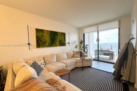 Condominio en alquiler en Miami, Florida, 1 dormitorio, 78.97 m2 № 2154316 - foto 9