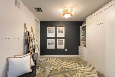 Condominio en alquiler en Miami, Florida, 1 dormitorio, 78.97 m2 № 2154316 - foto 7