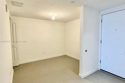Condominio en alquiler en Miami, Florida, 1 dormitorio, 78.97 m2 № 2154316 - foto 16