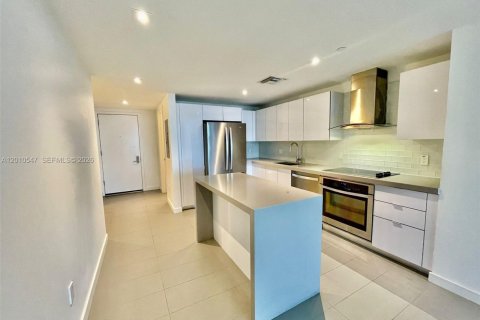 Condominio en alquiler en Miami, Florida, 1 dormitorio, 78.97 m2 № 2154316 - foto 17