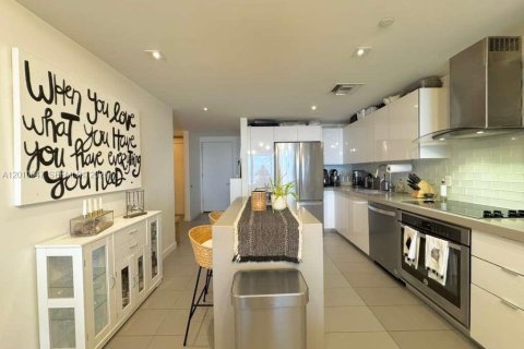 Condominio en alquiler en Miami, Florida, 1 dormitorio, 78.97 m2 № 2154316 - foto 5
