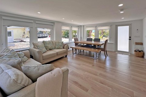 House in Key Largo, Florida 2 bedrooms, 65.03 sq.m. № 1975636 - photo 5