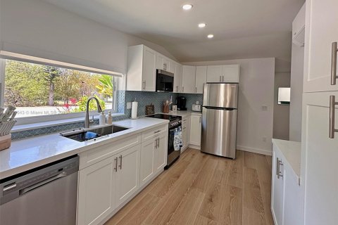 House in Key Largo, Florida 2 bedrooms, 65.03 sq.m. № 1975636 - photo 7