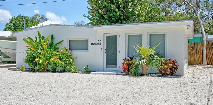 House in Key Largo, Florida 2 bedrooms, 65.03 sq.m. № 1975636