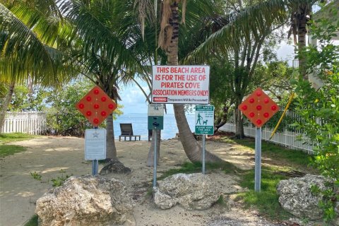 House in Key Largo, Florida 2 bedrooms, 65.03 sq.m. № 1975636 - photo 18