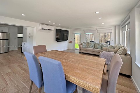 House in Key Largo, Florida 2 bedrooms, 65.03 sq.m. № 1975636 - photo 6