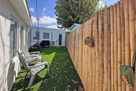 House in Key Largo, Florida 2 bedrooms, 65.03 sq.m. № 1975636 - photo 17