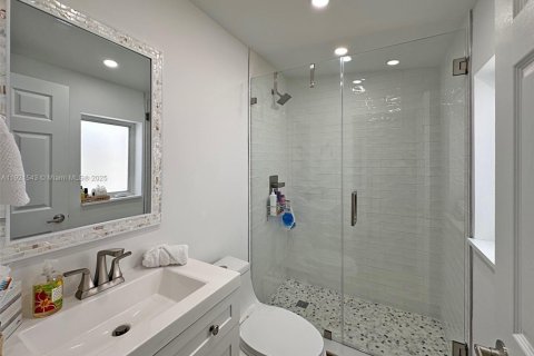 House in Key Largo, Florida 2 bedrooms, 65.03 sq.m. № 1975636 - photo 12