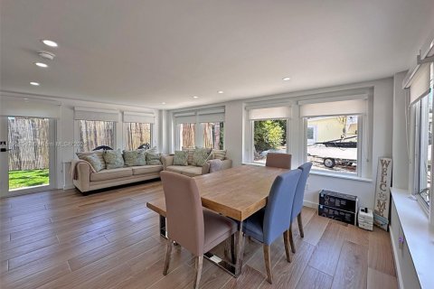 House in Key Largo, Florida 2 bedrooms, 65.03 sq.m. № 1975636 - photo 4