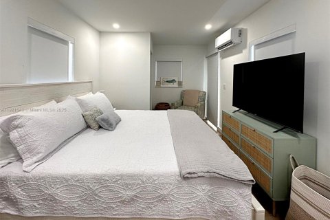 House in Key Largo, Florida 2 bedrooms, 65.03 sq.m. № 1975636 - photo 10