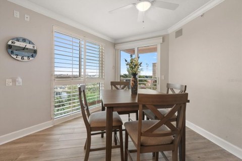Condo in Saint Petersburg, Florida, 3 bedrooms № 2207557 - photo 13