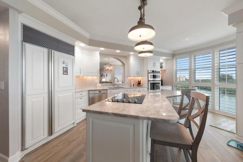 Condo in Saint Petersburg, Florida, 3 bedrooms № 2207557 - photo 15