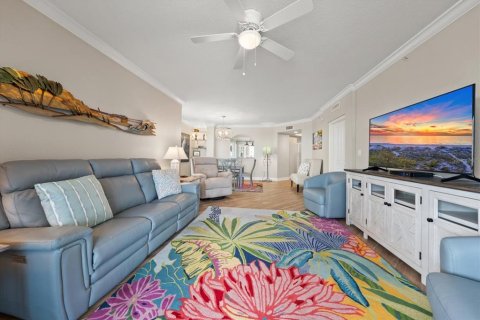 Condo in Saint Petersburg, Florida, 3 bedrooms № 2207557 - photo 9