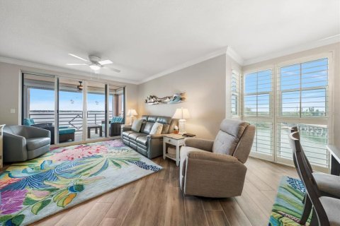 Condo in Saint Petersburg, Florida, 3 bedrooms № 2207557 - photo 10