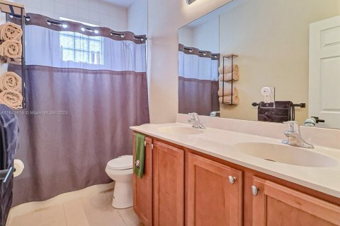 House in Boynton Beach, Florida 5 bedrooms, 289.76 sq.m. № 1840804 - photo 21