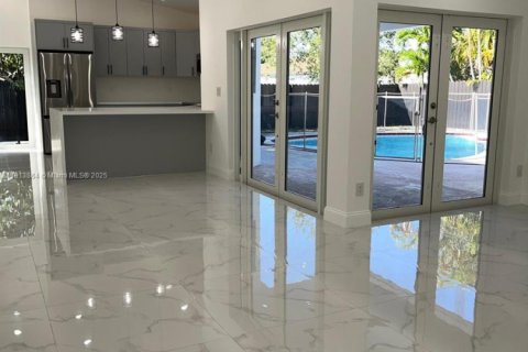 Снять в аренду виллу или дом в Майами, Флорида 3 спальни, 146.51м2, № 1968518 - фото 6