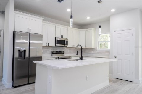 House in Citrus Springs, Florida 3 bedrooms, 142.05 sq.m. № 1733767 - photo 19