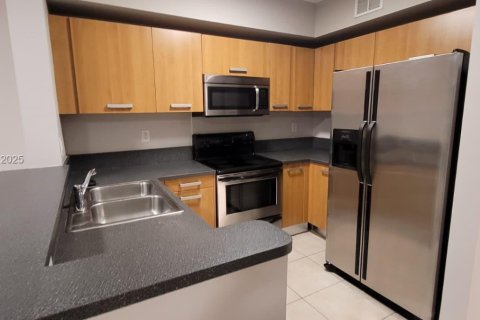 Condominio en alquiler en Miami, Florida, 2 dormitorios, 139.35 m2 № 1993722 - foto 12