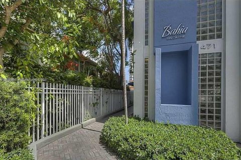 Condominio en alquiler en Miami, Florida, 2 dormitorios, 139.35 m2 № 1993722 - foto 2