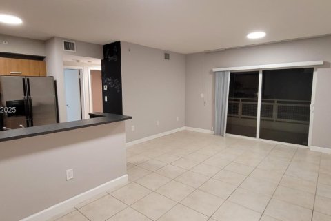 Condominio en alquiler en Miami, Florida, 2 dormitorios, 139.35 m2 № 1993722 - foto 17