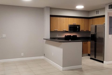 Condominio en alquiler en Miami, Florida, 2 dormitorios, 139.35 m2 № 1993722 - foto 7