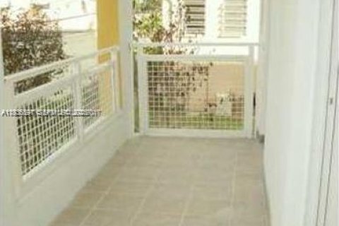 Condominio en alquiler en Miami, Florida, 2 dormitorios, 139.35 m2 № 1993722 - foto 20