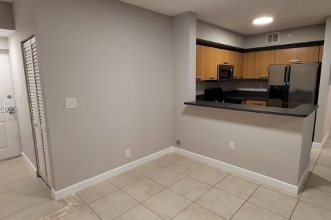 Condominio en alquiler en Miami, Florida, 2 dormitorios, 139.35 m2 № 1993722 - foto 8