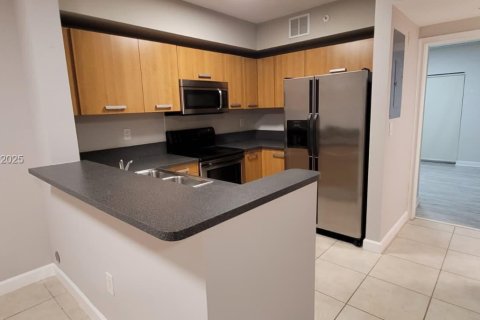 Condominio en alquiler en Miami, Florida, 2 dormitorios, 139.35 m2 № 1993722 - foto 4