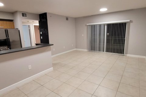 Condominio en alquiler en Miami, Florida, 2 dormitorios, 139.35 m2 № 1993722 - foto 6