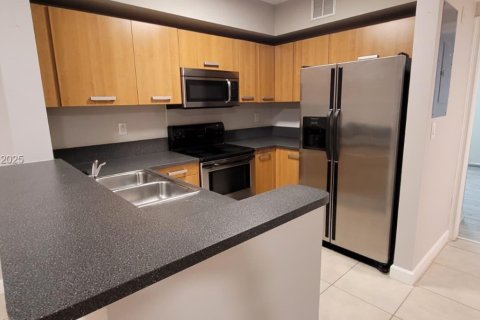 Condominio en alquiler en Miami, Florida, 2 dormitorios, 139.35 m2 № 1993722 - foto 9