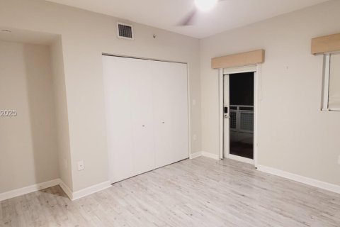Condominio en alquiler en Miami, Florida, 2 dormitorios, 139.35 m2 № 1993722 - foto 24
