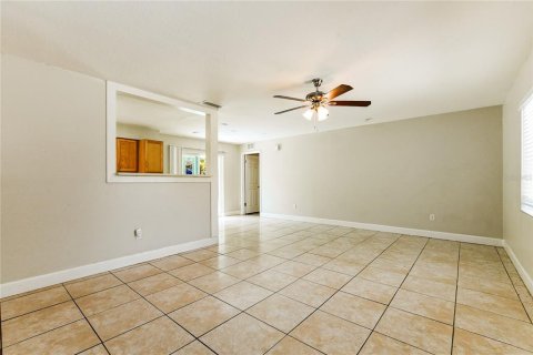 Casa en alquiler en Orlando, Florida, 3 dormitorios, 111.02 m2 № 1913616 - foto 3