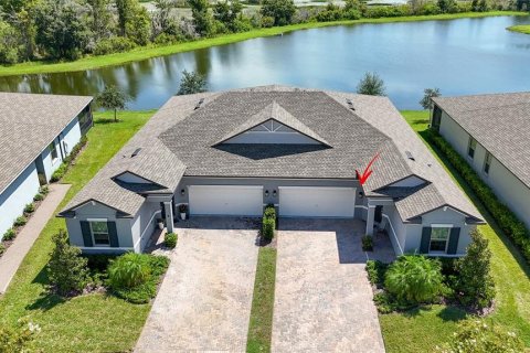 Casa en venta en Land O' Lakes, Florida, 3 dormitorios, 182.83 m2 № 1906003 - foto 1