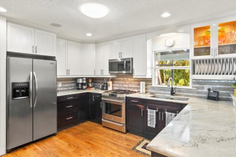 Villa ou maison à vendre à Sarasota, Floride: 3 chambres, 236.9 m2 № 2148171 - photo 12
