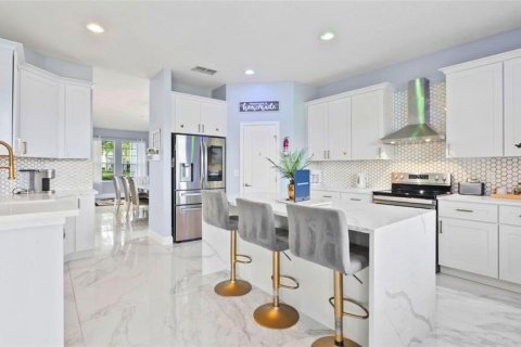 House in Davenport, Florida 5 bedrooms, 299.24 sq.m. № 1831272 - photo 11