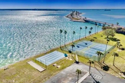 Condo in Dunedin, Florida, 1 bedroom № 2147460 - photo 16