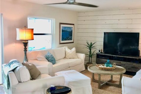 Condo in Dunedin, Florida, 1 bedroom № 2147460 - photo 3