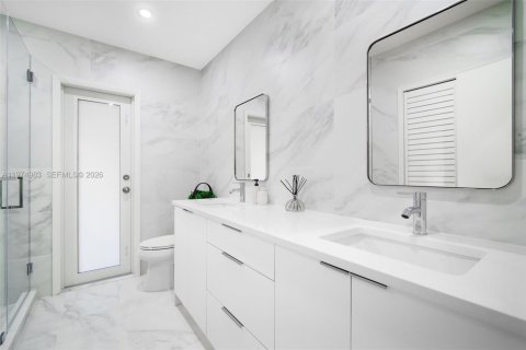 Снять в аренду виллу или дом в Пальметто-Бей, Флорида 4 спальни, 279.91м2, № 2041345 - фото 24